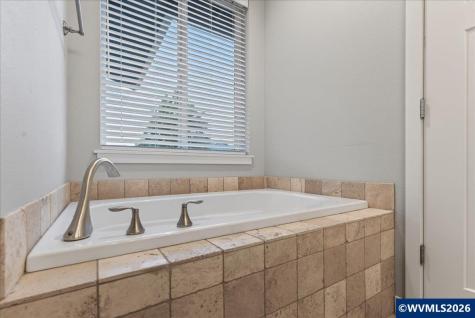 6080 NE Tuscan Lp Albany OR 97321