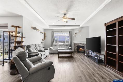 1293 S 9th Street Independence OR 97351
