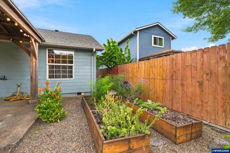 278 Edwards Road S Monmouth OR 97361