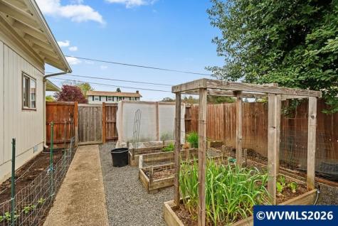 154 Cleveland Street Lebanon OR 97355