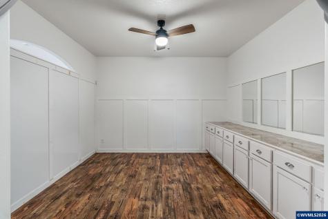 221 E 16th Street Lafayette OR 97127