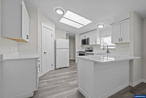 1074 Rodan Avenue SE Salem OR 97306