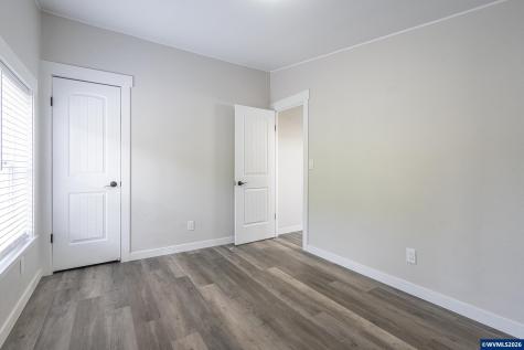 1074 Rodan Avenue SE Salem OR 97306
