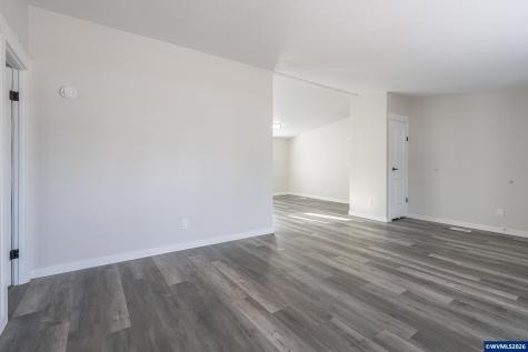 1074 Rodan Avenue SE Salem OR 97306