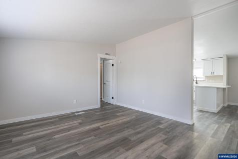 1074 Rodan Avenue SE Salem OR 97306