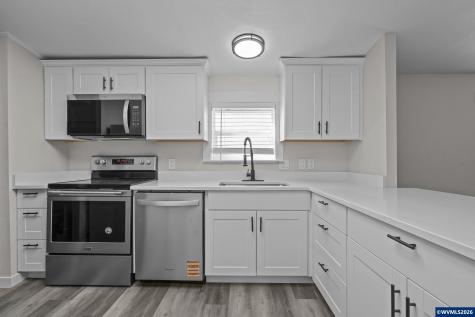 1074 Rodan Avenue SE Salem OR 97306