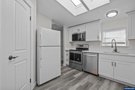 1074 Rodan Avenue SE Salem OR 97306