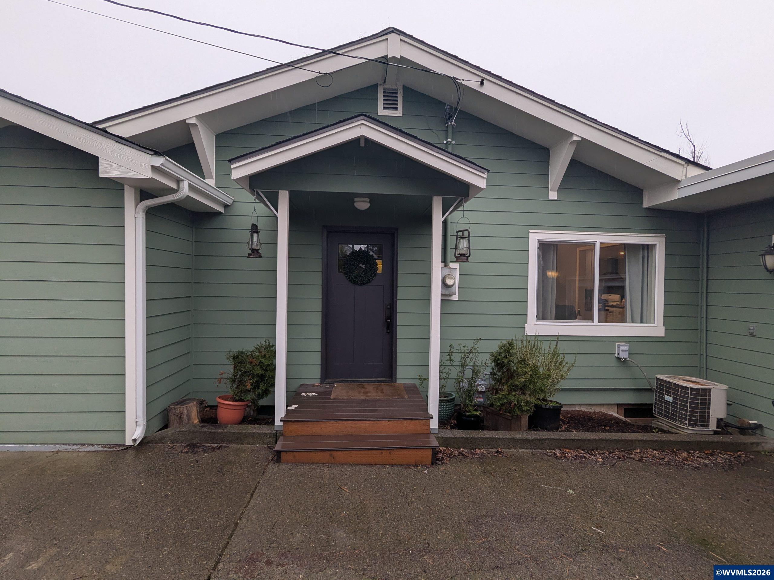 821 Liberty St Street Silverton OR 97381