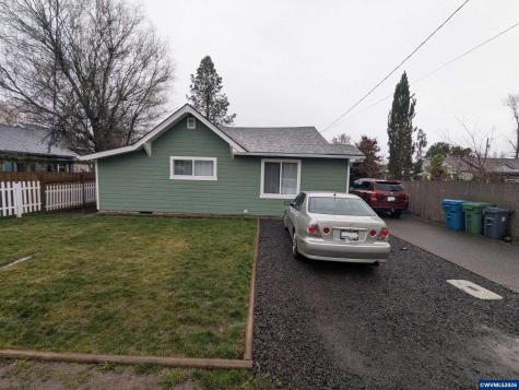 821 Liberty St Street Silverton OR 97381