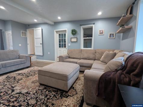 821 Liberty St Street Silverton OR 97381
