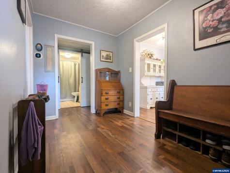 821 Liberty St Street Silverton OR 97381