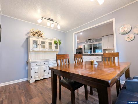 821 Liberty St Street Silverton OR 97381