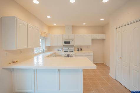 489 Zion Drive S Monmouth OR 97361