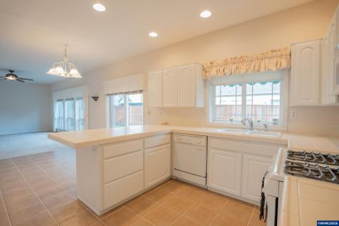 489 Zion Drive S Monmouth OR 97361