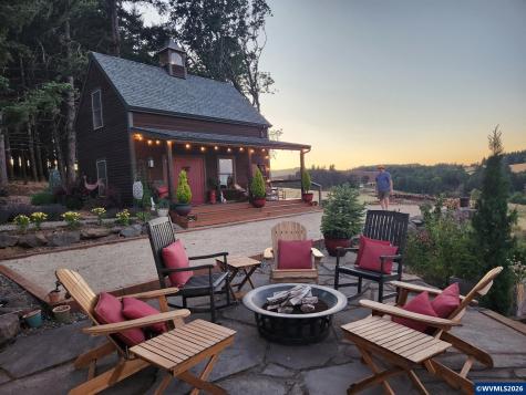 4725 Eola Drive NW Salem OR 97304