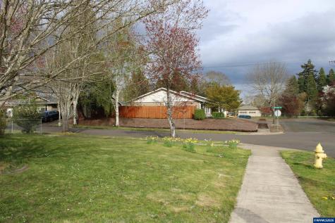1713 Winchester Street NW Salem OR 97304