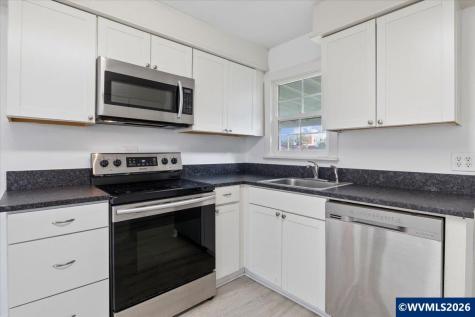 704 16th Avenue SW Albany OR 97321