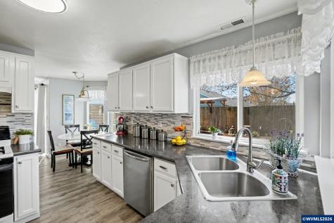2835 Bridlewood Lp SE Albany OR 97322