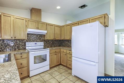 1636 SE Jonathan Avenue Dallas OR 97338