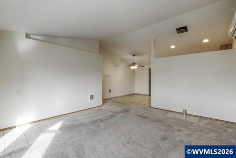 1636 SE Jonathan Avenue Dallas OR 97338