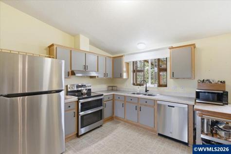 39096 Shelburn Drive Scio OR 97374