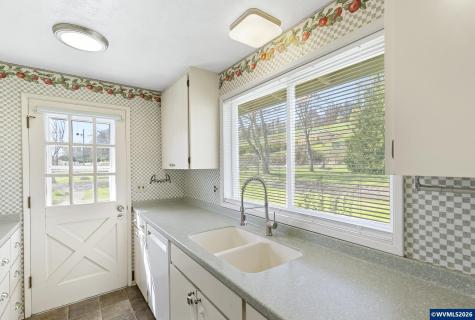10418 Champoeg Road NE Aurora OR 97002