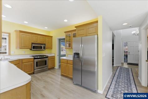 2696 Eastlake Drive SE Salem OR 97306