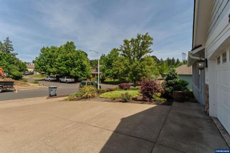 2190 NW Cluster Oak Avenue Albany OR 97321