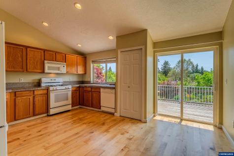 2190 NW Cluster Oak Avenue Albany OR 97321