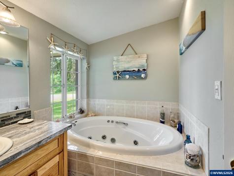 12175 W Stayton Road Aumsville OR 97325