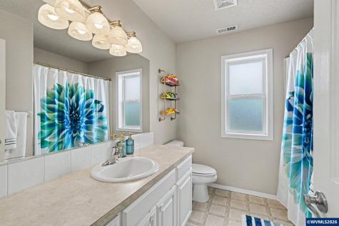 151 Breyonna Way Silverton OR 97381