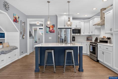 1023 Jaysie Drive Silverton OR 97381