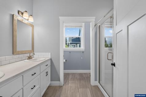 1023 Jaysie Drive Silverton OR 97381