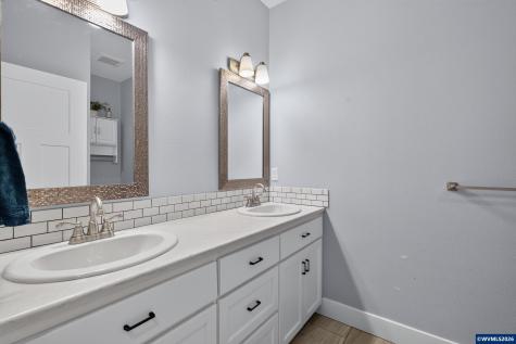 1023 Jaysie Drive Silverton OR 97381