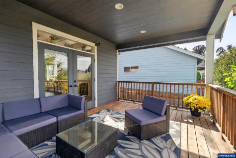 1023 Jaysie Drive Silverton OR 97381