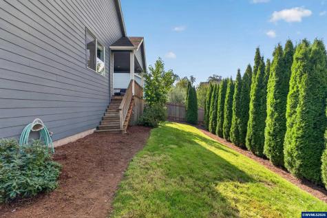 1023 Jaysie Drive Silverton OR 97381