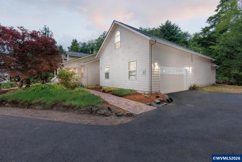 1565 SE Running Springs Court Newport OR 97365