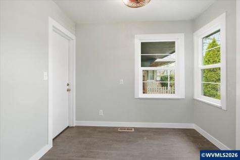 1084 24th Street NE Salem OR 97301