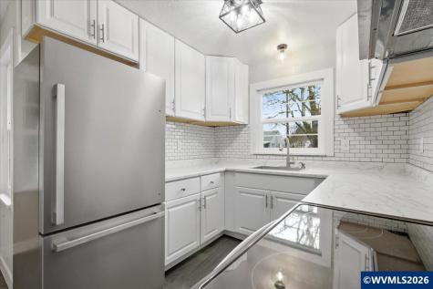 1084 24th Street NE Salem OR 97301