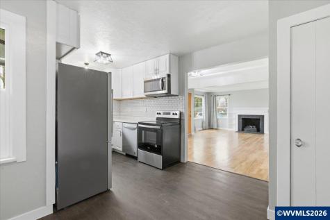 1084 24th Street NE Salem OR 97301