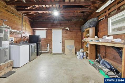 1084 24th Street NE Salem OR 97301