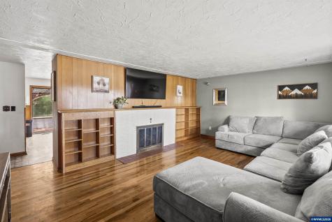 2595 Wooddale Avenue NE Salem OR 97301