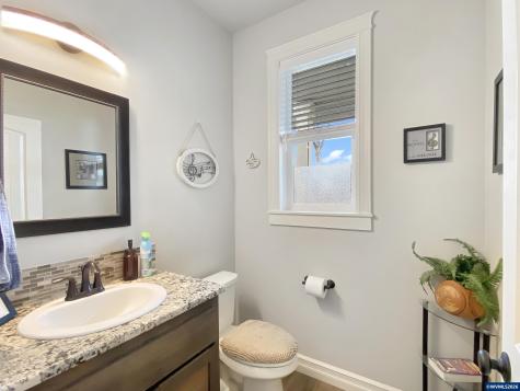 1786 Ammon Street NW Salem OR 97304