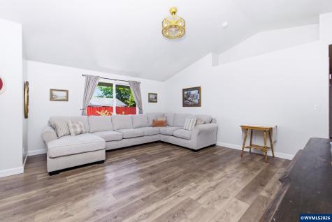 633 Cedar Street Independence OR 97351