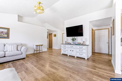 633 Cedar Street Independence OR 97351