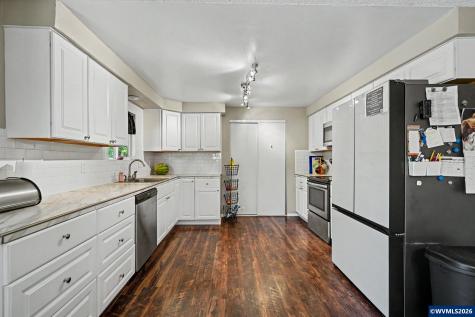 460 N 12th Street Independence OR 97351