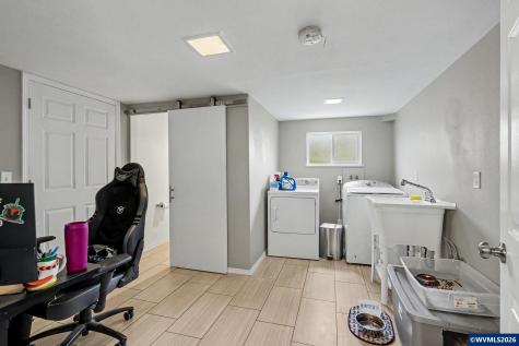460 N 12th Street Independence OR 97351