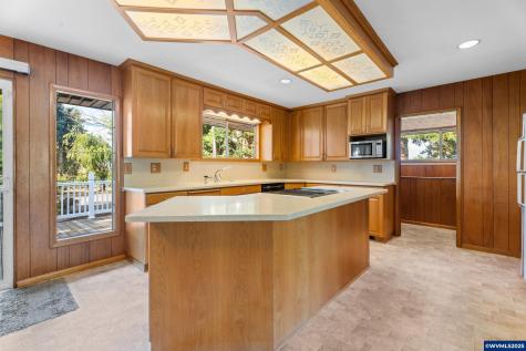 15895 Old Butteville Road NE Woodburn OR 97071