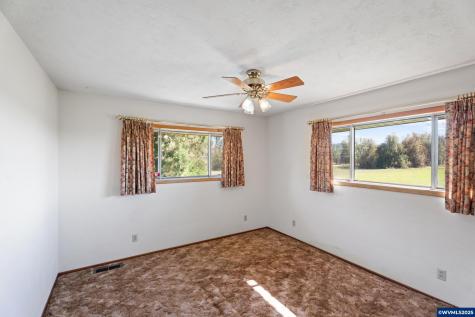 15895 Old Butteville Road NE Woodburn OR 97071