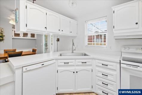 385 SE Anchor Avenue Depoe Bay OR 97341